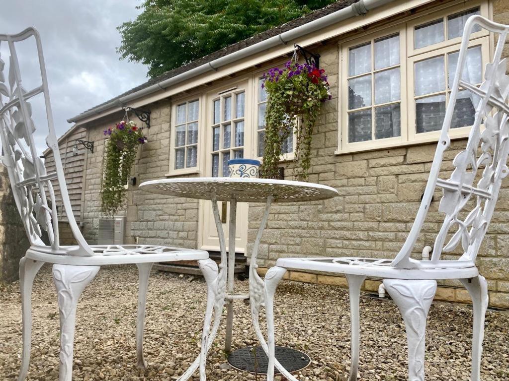 Heart Of The Village Cotswold Cottage In Crudwell. المظهر الخارجي الصورة